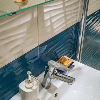Agnone Bagni Apartment | Cozy Golf House Steps from the Beach with Ocean Views