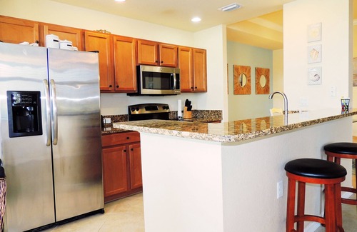 Bradenton Condo | Idyllic Golf Retreat with Lake Views and Family Amenities