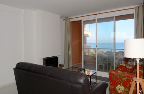 Pals Apartment | Oceanfront Retreat: Golf Mar II B 1-4 with Pool & Pets Welcome
