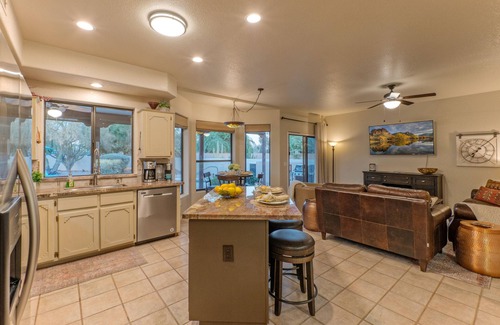 Gold Canyon House | Gold Canyon Golf Oasis: Relaxing Pool, Spa & Mountain Views