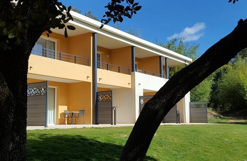 Garrigues Apartment | Relax at Golf & Résidence de Nîmes Vacquerolles - 9.2 Rating