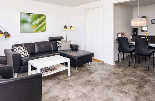 Sønderstrand House | Comfortable Holiday Home for 5 in Rømø with Breakfast