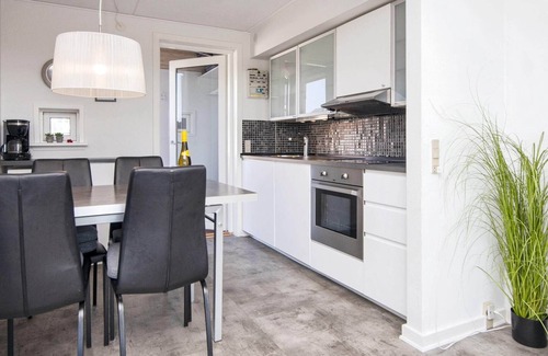 Sønderstrand House | Comfortable Holiday Home for 5 in Rømø with Breakfast