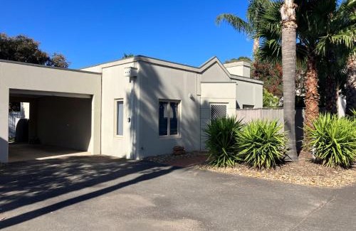 Mulwala Apartment | Golf Views 2