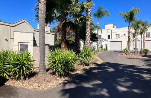 Mulwala Apartment | Golf Views 2