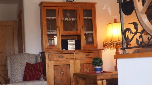 Haarbach Apartment | Charming Golfchalet Uttlau: Oceanfront Family Retreat