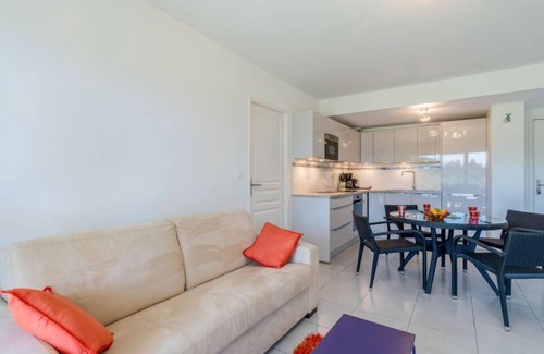 Frejus Apartment | Unforgettable Stay at Golfe Horizon with Oceanfront Views