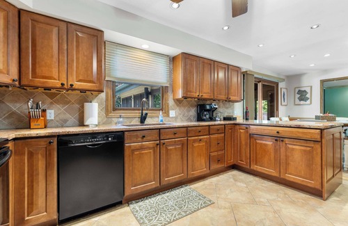 Rockford House | Relax at Golfer's Retreat with Hot Tub, Arcade & Spa