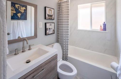 Scenic Heights House | Ideal Getaway for Golf Lovers in NW Location