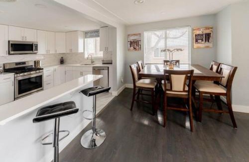 Scenic Heights House | Ideal Getaway for Golf Lovers in NW Location