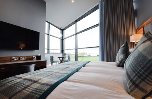 Portrush Hotel | Golflinks Hotel: Guest Rated 8.8 with Family-Friendly Amenities