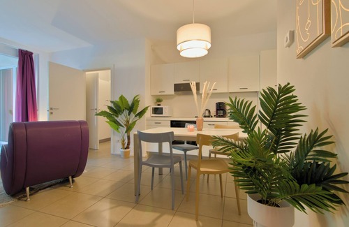 Maccagno Apartment | Golfo Gabella: Oceanfront Bliss with Spa and Pool Access