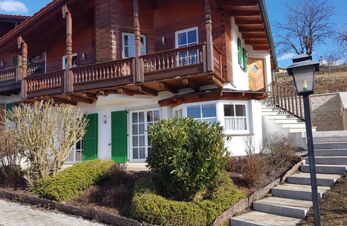 Haarbach Apartment | Discover Golfsuite Axel: Family & Pet-Friendly Retreat