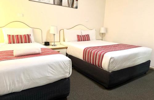Moorong Hotel | Discover Comfort at Golfview Motor Inn - 4-Star Stay