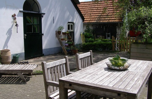 Municipality of Westervoort House | Experience Goltackers: Pet-Friendly Farm Stay with Pool & Spa