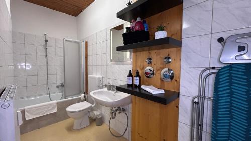 Straubing Apartment | Goltan Apartment - Küche - WLAN - Parkplatz