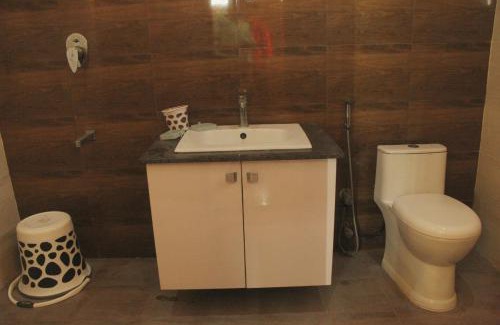 Thiruvarur Hotel | Gomathi Mahal E-INN