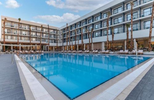 Migdal Hotel | Experience Gomeh by Isrotel Design: Oceanfront Bliss Awaits