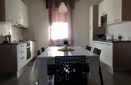 Favaro Veneto House | Guest Rated 9.8: Family-Friendly Gondola House Retreat