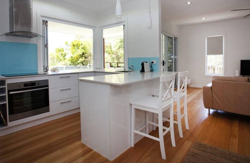 Dicky Beach House | Experience Coastal Bliss at Dicky Beach with Family Amenities