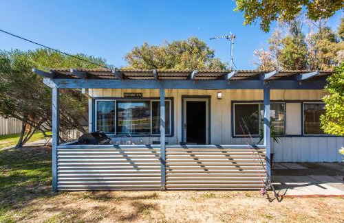 Lancelin Villa | Coastal Escape: Family-Friendly Haven with Great Reviews