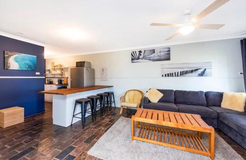 Lancelin Villa | Coastal Escape: Family-Friendly Haven with Great Reviews