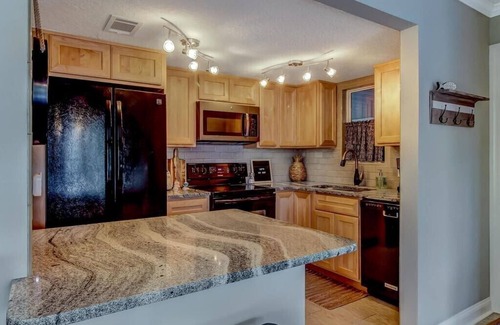 Fernandina Beach Condo | Book Your Beach Bliss & Court-Side Escape Today!