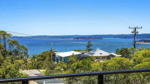 Killcare Heights House | Gone Coastal: Ideal Stay for Pet and Child-Friendly Fun