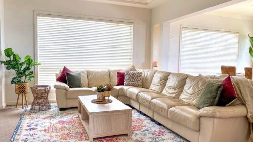 Killcare Heights House | Gone Coastal: Ideal Stay for Pet and Child-Friendly Fun