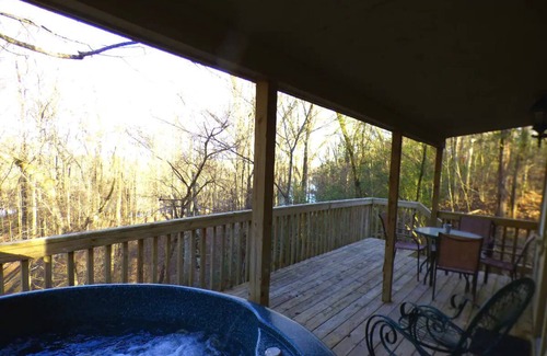 Oden Cabin | Pet-Friendly "Gone Fishing" Cabin 9 with Spa & Hot Tub