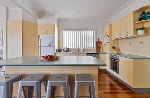 Nelson Bay House | Experience Gone Surfing in Nelson Bay Village - Pet Friendly!