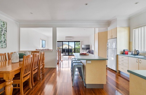 Nelson Bay House | Experience Gone Surfing in Nelson Bay Village - Pet Friendly!