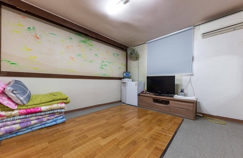 Gongju Hotel | Eco-Friendly Gongju Dongmyung Motel with Breakfast & Kitchen