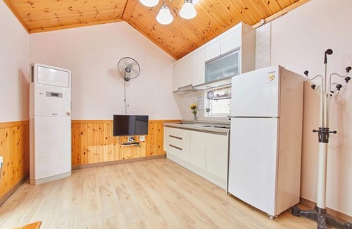 Gongju House | Eco-Friendly Gongju Good Morning Pension: Family Retreat Awaits