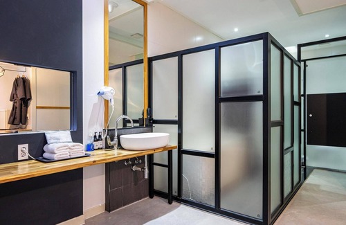 Chajakpawi Hotel | Eco-Friendly Stay at Gongju J2 Hotel with Breakfast Included