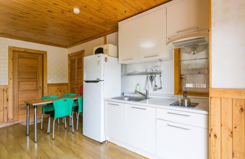 Gongju House | Eco-Friendly Getaway at Gongju Jakeun Shimteo Pension