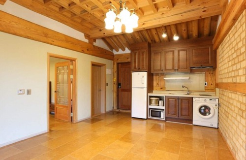 Gyeryong House | Eco-Friendly Gongju Solhyang Pension with Family Amenities