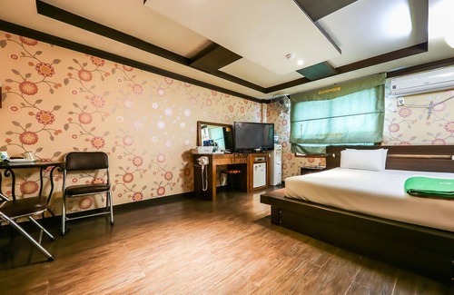 Gongju Hotel | Eco-Friendly Comfort at Gongju Titanic Hotel