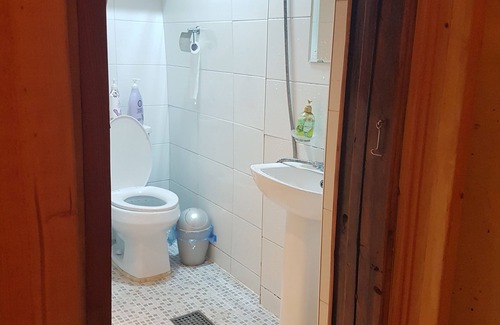 Samcheong-dong House | Gongsimga Hanok Guesthouse: Top-Rated with Breakfast & Kitchen