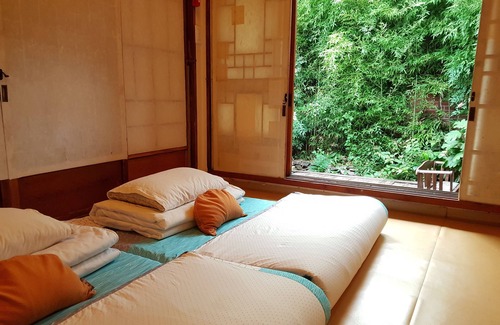 Samcheong-dong House | Gongsimga Hanok Guesthouse: Top-Rated with Breakfast & Kitchen