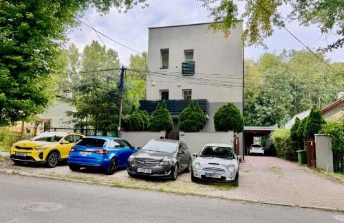 Lodz Apartment | Family-Friendly Good Rooms with Parking & High Guest Ratings