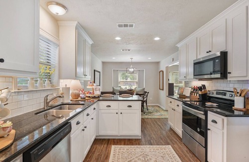 La Brisa House | Good Bull Getaway~Aggieland Vacation Rentals