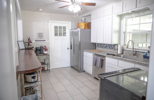 Garden Acres House | Exceptional Good Bull Getaway: Your Aggie Retreat Awaits!