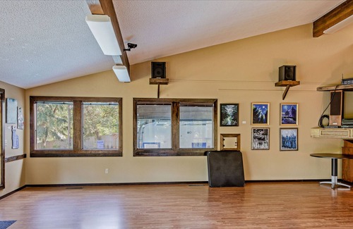 Adelma Beach Condo | Relaxing Getaway at Good Day Sunshine Townhome