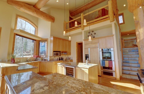 Three Peaks Cabin | Inviting 5 Bedroom Home with Pool & Spa on Two S Drive