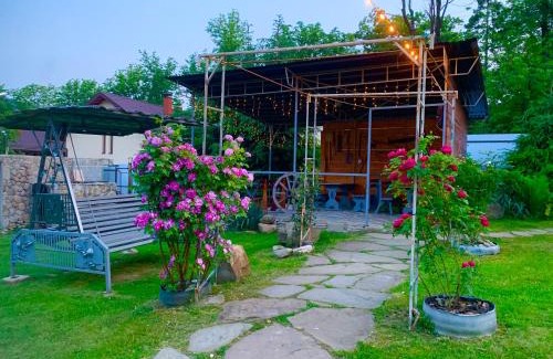 Yaremche Cabin | Budget-Friendly Stay at Good House Yaremche with Breakfast