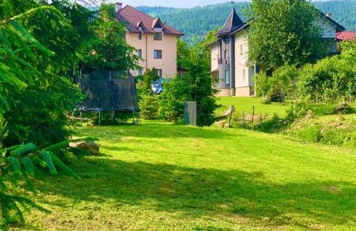 Yaremche Cabin | Budget-Friendly Stay at Good House Yaremche with Breakfast