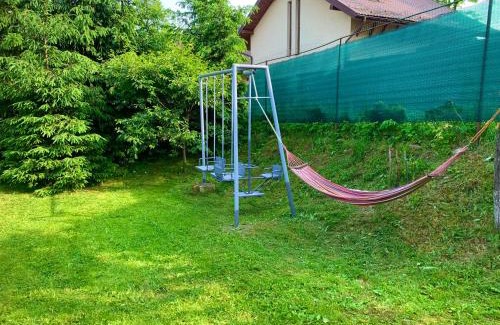 Yaremche Cabin | Budget-Friendly Stay at Good House Yaremche with Breakfast