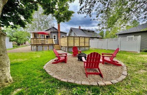 Three Oaks House | Discover Good Karma Guesthouse: Family & Pet Friendly Stay