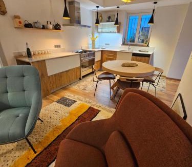 Plaine des Bouchers Apartment | Inviting Good Life à Strasbourg with Ocean View Amenities